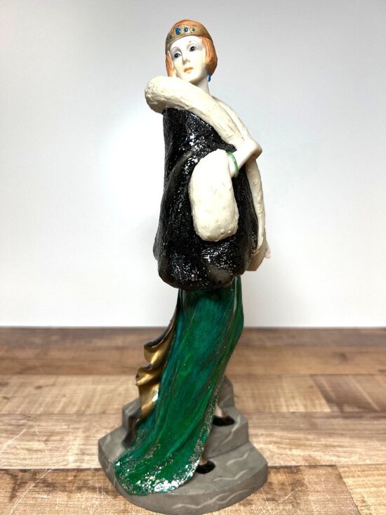 Unknown Other - Art Deco-Inspired Lady Figurine With Black Coat & Green Dress On Stone-Like Base